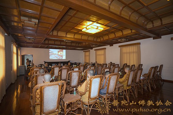 佛教-普陀山佛教协会组织收看党的十九大开幕会