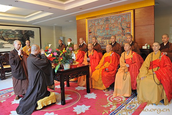 佛教-普陀山佛教协会隆重举行宝陀讲寺暨普门万佛宝塔佛像开光庆典