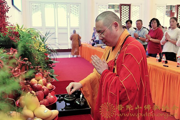 佛教-普陀山宝陀讲寺普门讲堂举行首场弘法讲经法会