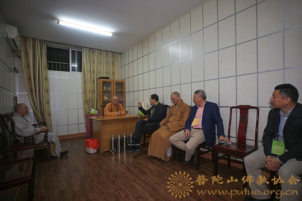 观音-普济禅寺丁酉年九月十九观音香会期进香活动安全有序