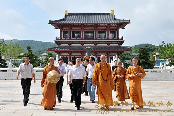 佛教-夏宝龙视察中国佛学院普陀山学院