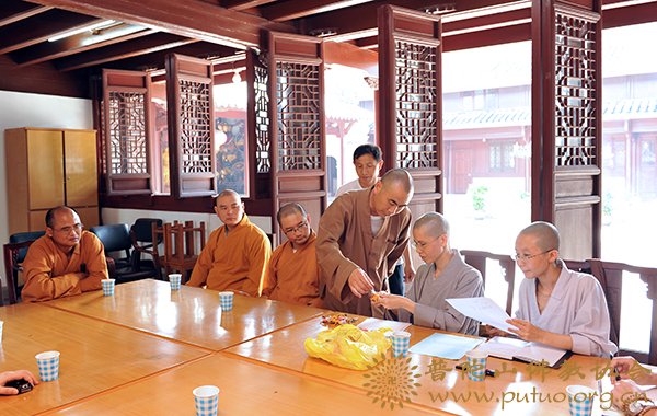 佛协举行天华百子堂交接仪式