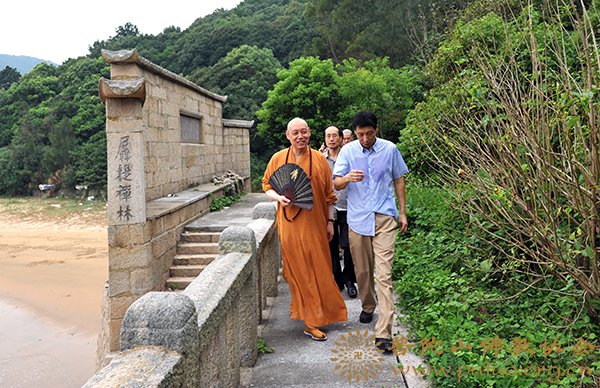 佛教-道慈会长陪同市领导进行寺院功能定位调研