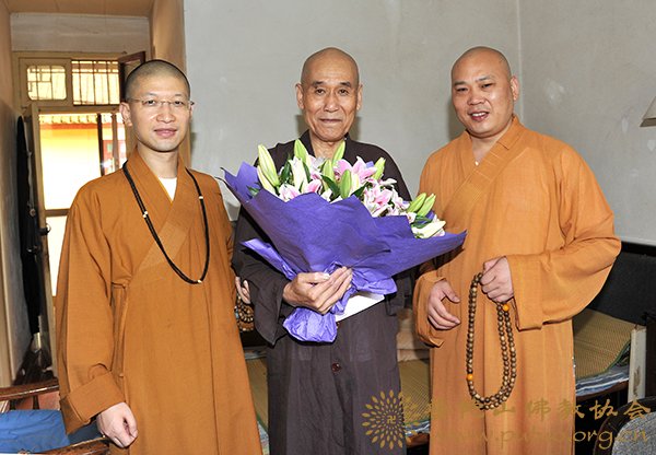 佛教-佛协领导看望本山颐养堂静清长老