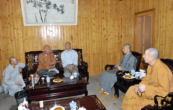 普陀山-山西省玄中寺根通长老回普陀山礼祖参访