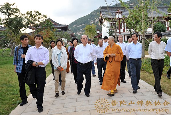 徐匡迪-原全国政协副主席徐匡迪先生一行莅临普陀山