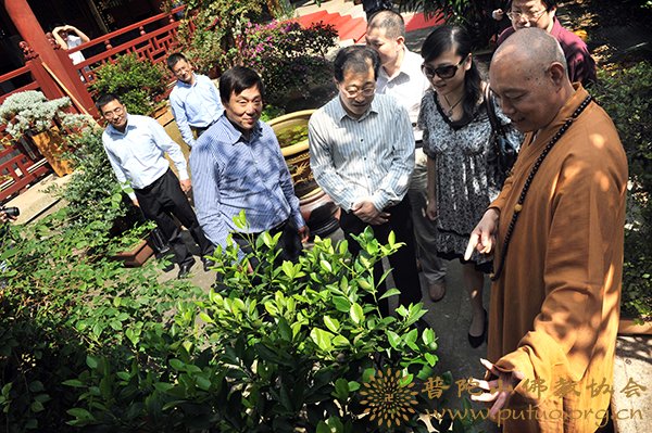 贵州省人民政府-本会会长道慈大和尚接待贵州省政府客人