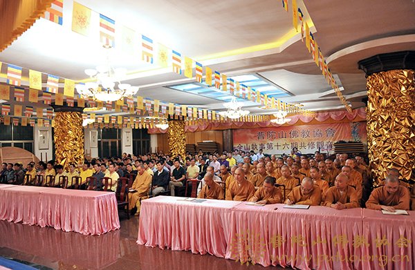佛教-普济禅寺大斋堂召开全体僧众、职工香会期间安全工作会议