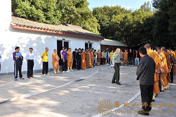 佛教-佛教协会综治办组织全山各寺庵进行消防培训