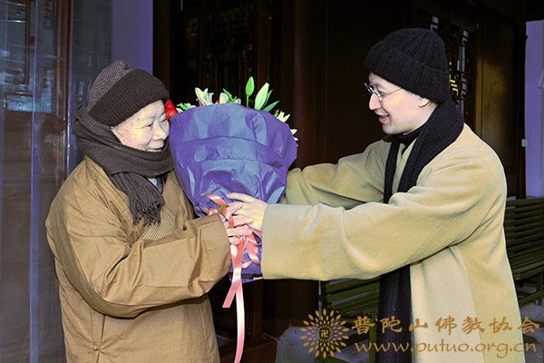 佛教-佛协领导赴常乐禅院慰问龙泉长老尼82岁寿诞