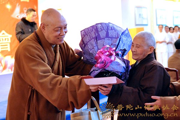 佛教-道慈会长慰问常乐禅院仁荷长老尼88岁寿诞
