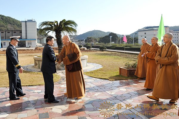 佛教-佛协领导到管委会、部队和各单位拜年