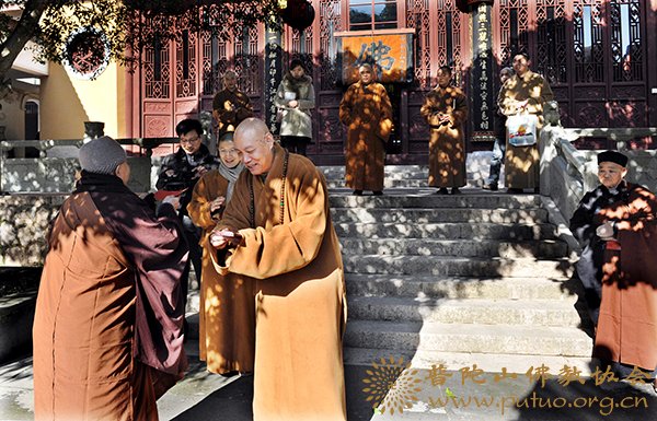 佛教-佛协领导到管委会、部队和各单位拜年