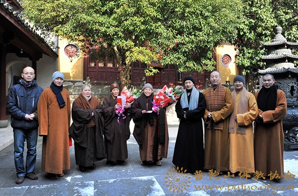 佛教-佛协领导慰问杨枝禅林、常乐禅院老年僧尼