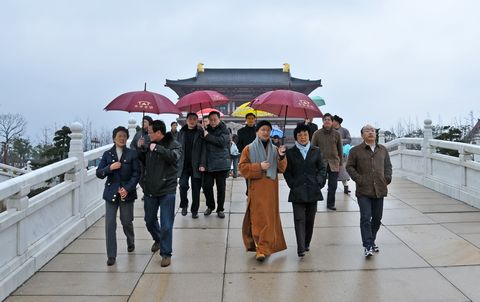 乔传秀-省政协主席乔传秀视察中国佛学院普陀山学院