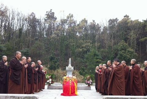 适逢壬辰年清明普济禅寺举行祭祖、超荐法会