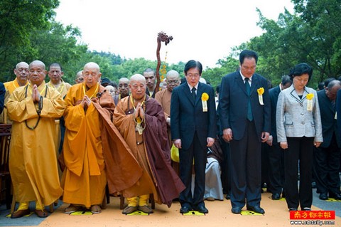佛教-本会会长道慈大和尚出席本焕长老追思及荼毗法会