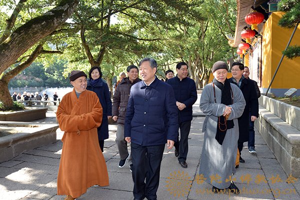 佛教-浙江省人大常委会党组副书记、副主任毛光烈一行调研普陀山