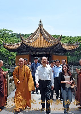 普陀山-中央统战部部长杜青林一行莅临普陀山视察