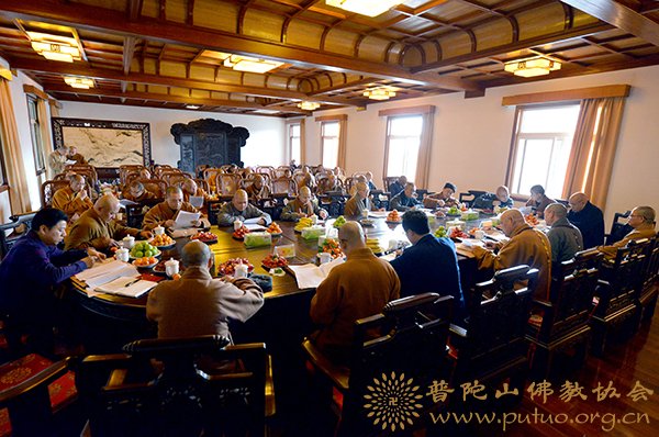 佛教-普陀山佛教协会2017年年终总结大会进行分组讨论