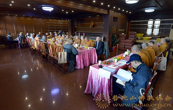 佛教-普陀山佛教协会2017年年终总结大会进行分组讨论