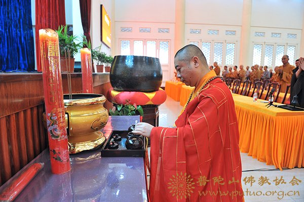佛教-宝陀讲寺修定法师作《佛、法、僧三宝》佛学讲座