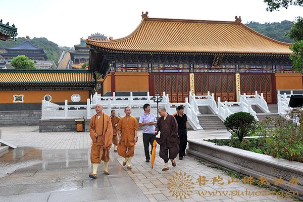 台风-道慈会长一行到各寺院查看“海葵”台风影响情况