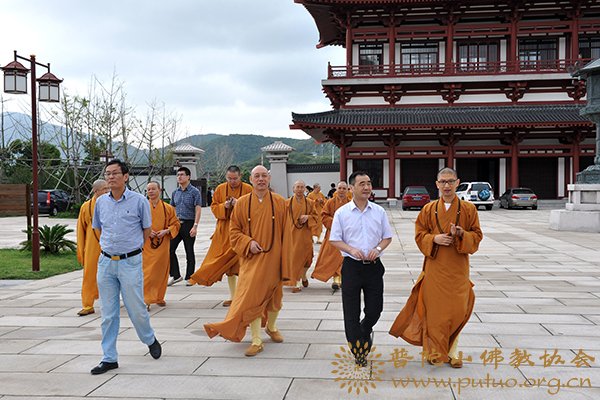 佛教-省民宗委冯志礼书记一行莅临普陀山及中国佛学院普陀山学院视察工