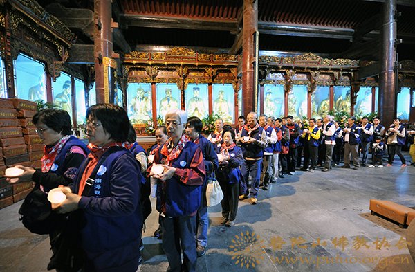 普陀山-台湾南海观音普陀山寻根之旅法脉相连传灯法会在普济禅寺举行