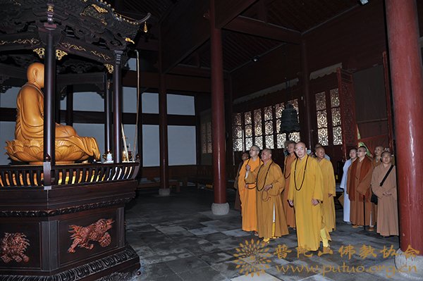 普陀山-台湾南海观音普陀山寻根之旅一行参访法雨禅寺 惠济禅寺 梵音洞