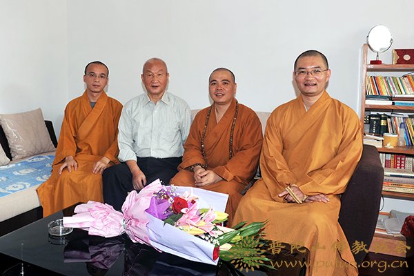佛教-佛协领导赴普济禅寺慰问王德明老居士寿诞