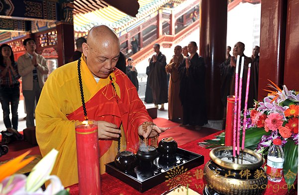 观音-宝陀讲寺成功举行圆通宝殿海岛观音开光法会