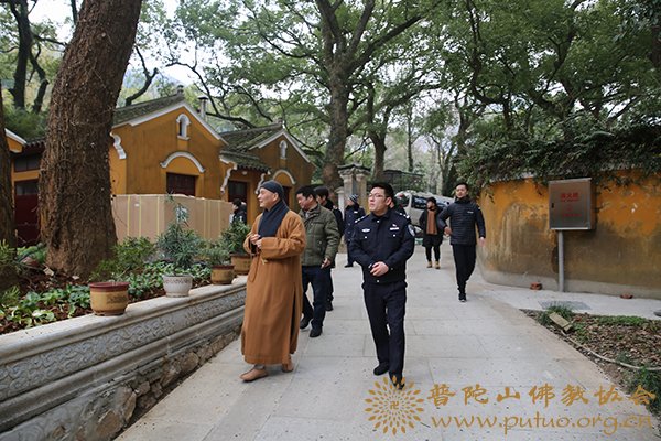 普陀山-普陀山佛教协会联合多部门检查全山寺院安全保障工作