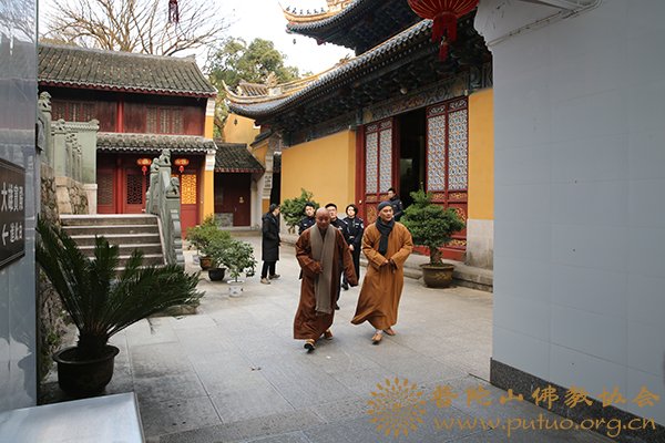 普陀山-普陀山佛教协会联合多部门检查全山寺院安全保障工作