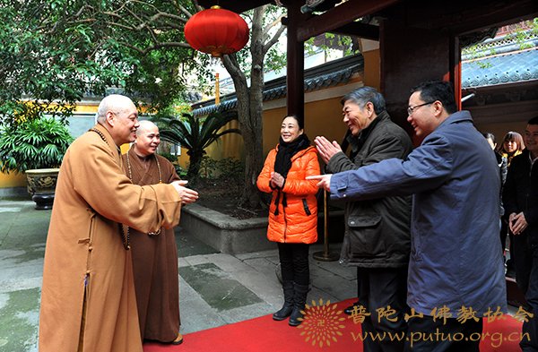 王镛-中央美术学院教授王镛一行来普陀山参访