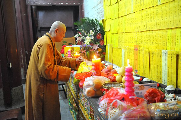 地震-普济禅寺施放九大士焰口超荐四川雅安地震罹难者
