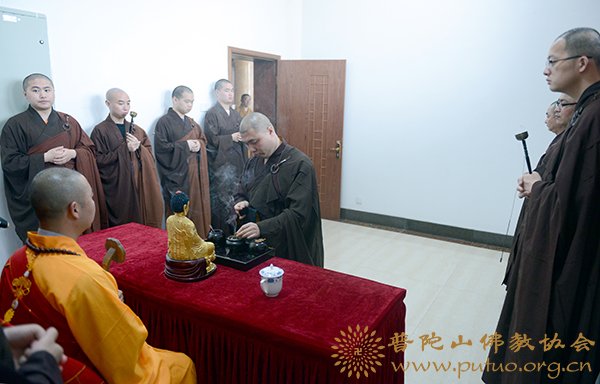 佛教-广东惠州市佛教协会会长妙峰法师应邀于宝陀讲寺作《生活与禅》佛学专题讲座