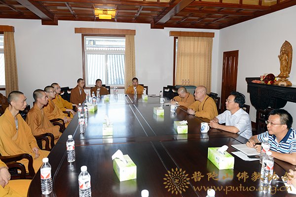 佛教-佛协在普济禅寺召开毕业学僧欢迎座谈会