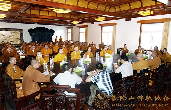 佛教-佛协在普济禅寺召开毕业学僧欢迎座谈会