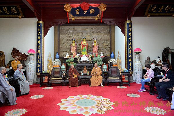 普陀山-台湾台北弥陀寺净良长老一行来普陀山朝圣