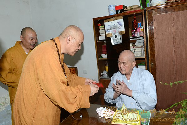 敬老院-本会会长道慈大和尚赴颐养堂和敬老院慰问