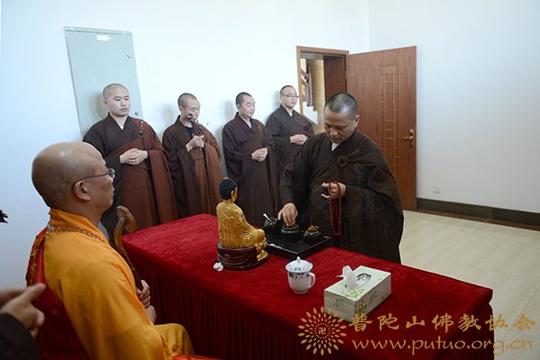 观世音菩萨普门品-嘉兴市佛协副会长峙宇法师应邀于宝陀讲寺作《观世音菩萨普门品》佛学专题讲座