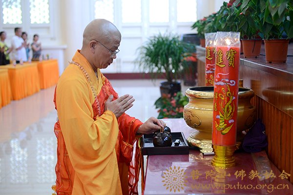 观世音菩萨普门品-嘉兴市佛协副会长峙宇法师应邀于宝陀讲寺作《观世音菩萨普门品》佛学专题讲座