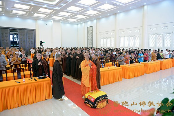 观世音菩萨普门品-嘉兴市佛协副会长峙宇法师应邀于宝陀讲寺作《观世音菩萨普门品》佛学专题讲座
