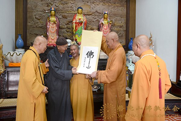 佛教-道慈大和尚接见美国中华佛教会妙峰长老一行