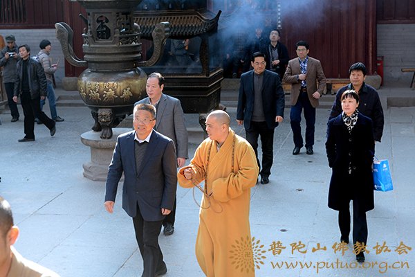 黄旭明-浙江省副省长黄旭明莅临普陀山普济禅寺