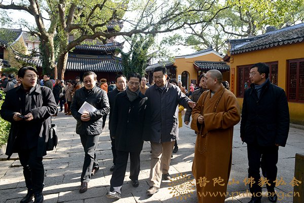 周汉民-民建中央副主席周汉民先生一行莅临普陀山