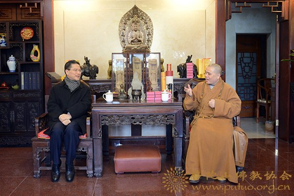 周汉民-民建中央副主席周汉民先生一行莅临普陀山