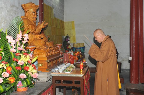 适逢癸巳年清明节普济禅寺举行祭祖、超荐法会