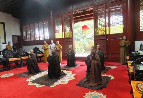 律师-癸巳年四月十五圆通禅林等寺院结夏安居礼请道慈大和尚为依止律师